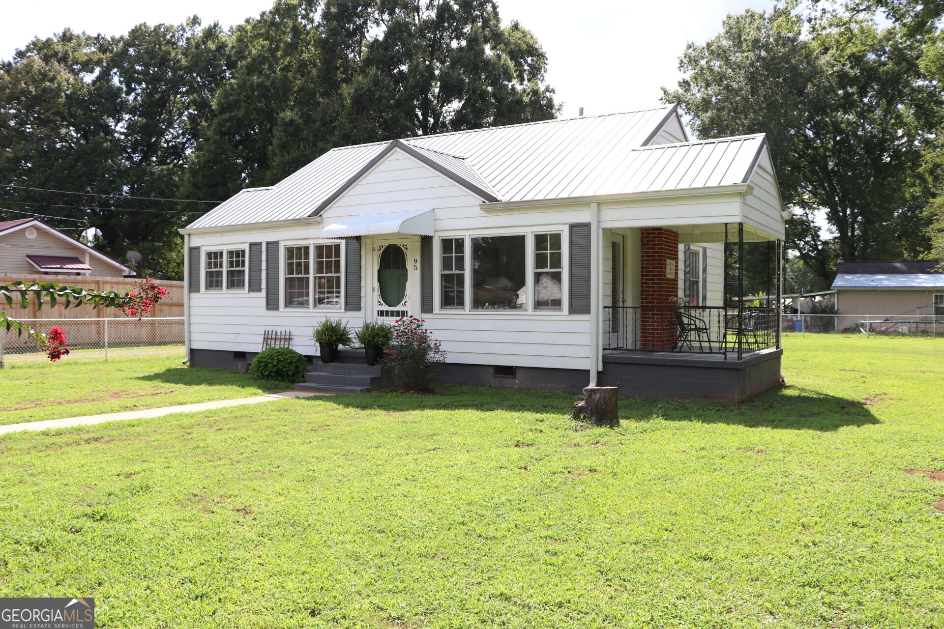 95 Cherry Street Property Photo 4