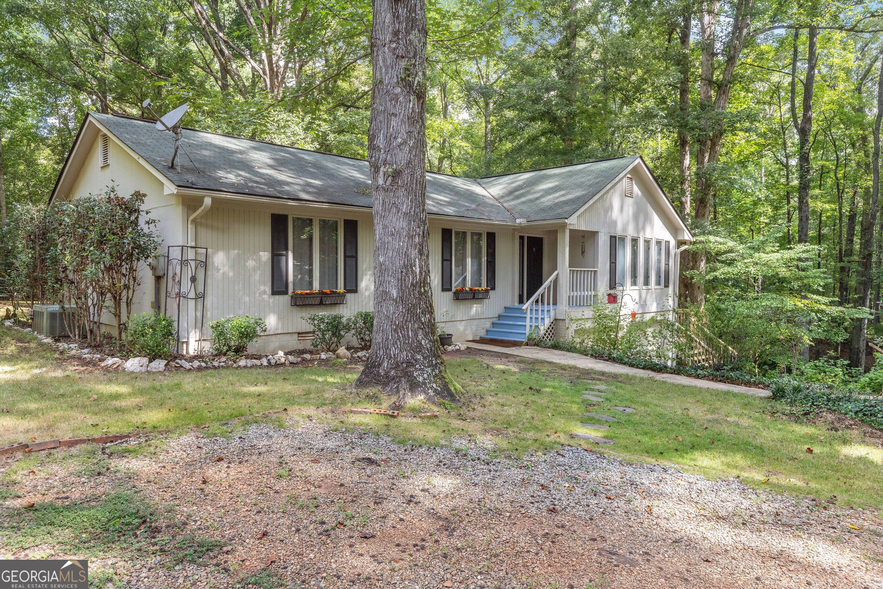1011 Mountain Hill Road Property Photo 2