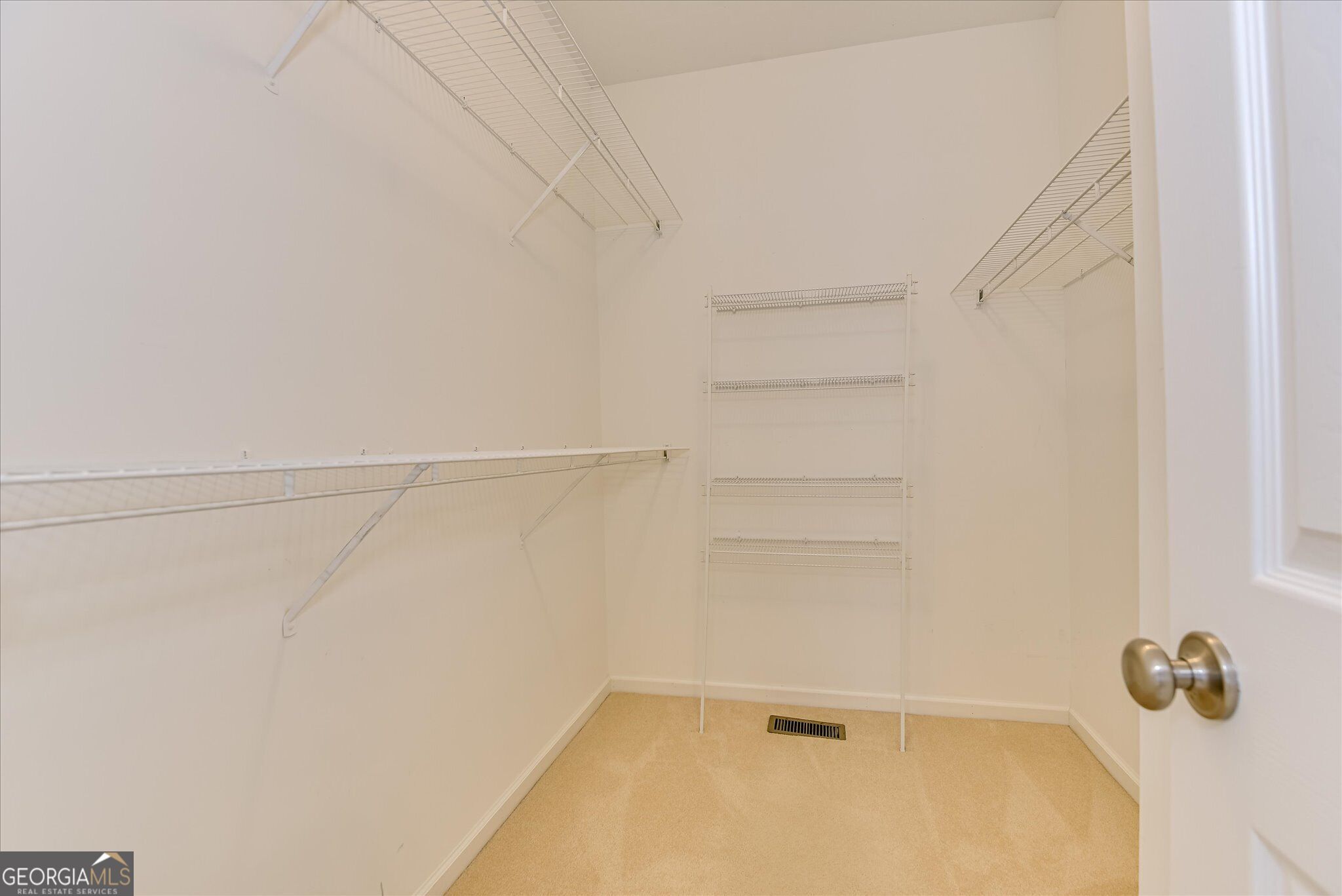 110 Hunting Tower Drive Property Photo 19