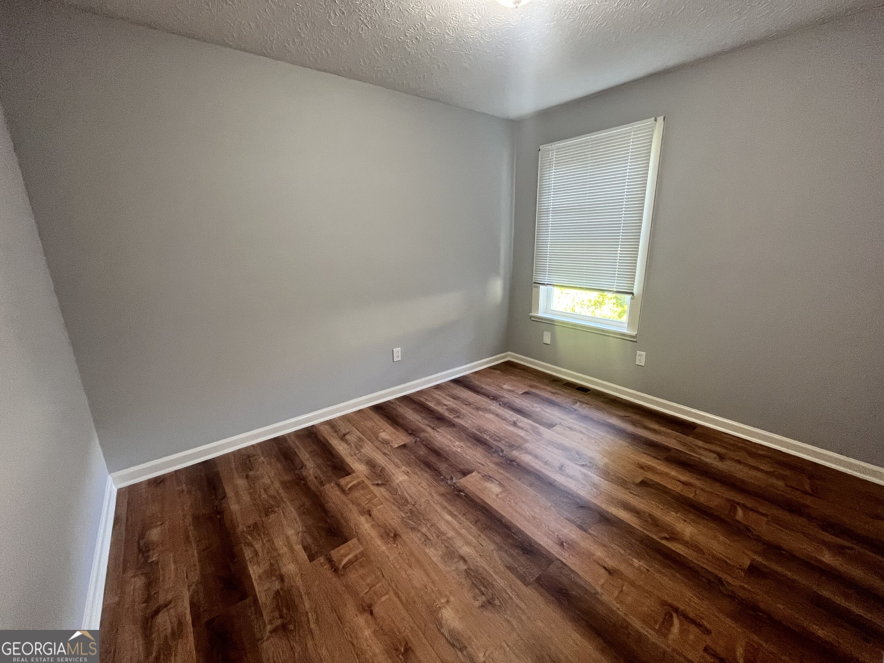 6015 Sumter Drive Property Photo 10