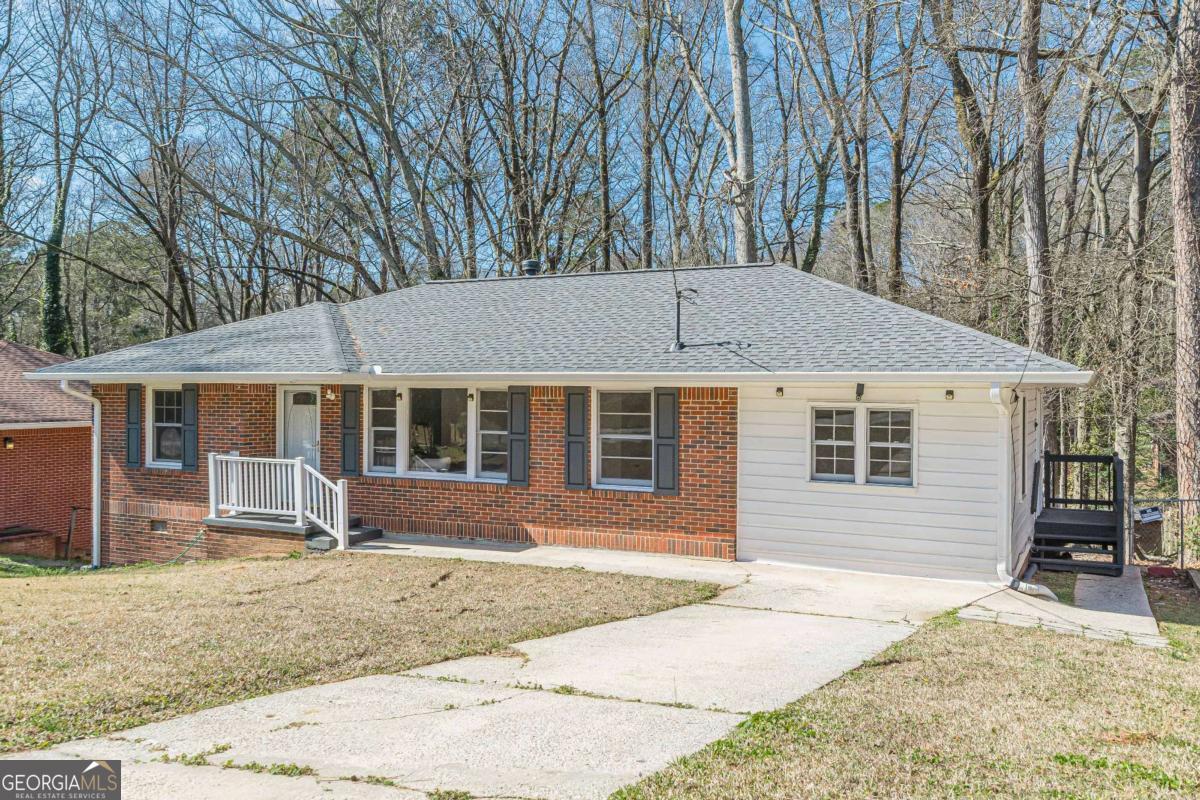 2773 Fairlane Drive Se Property Photo 1