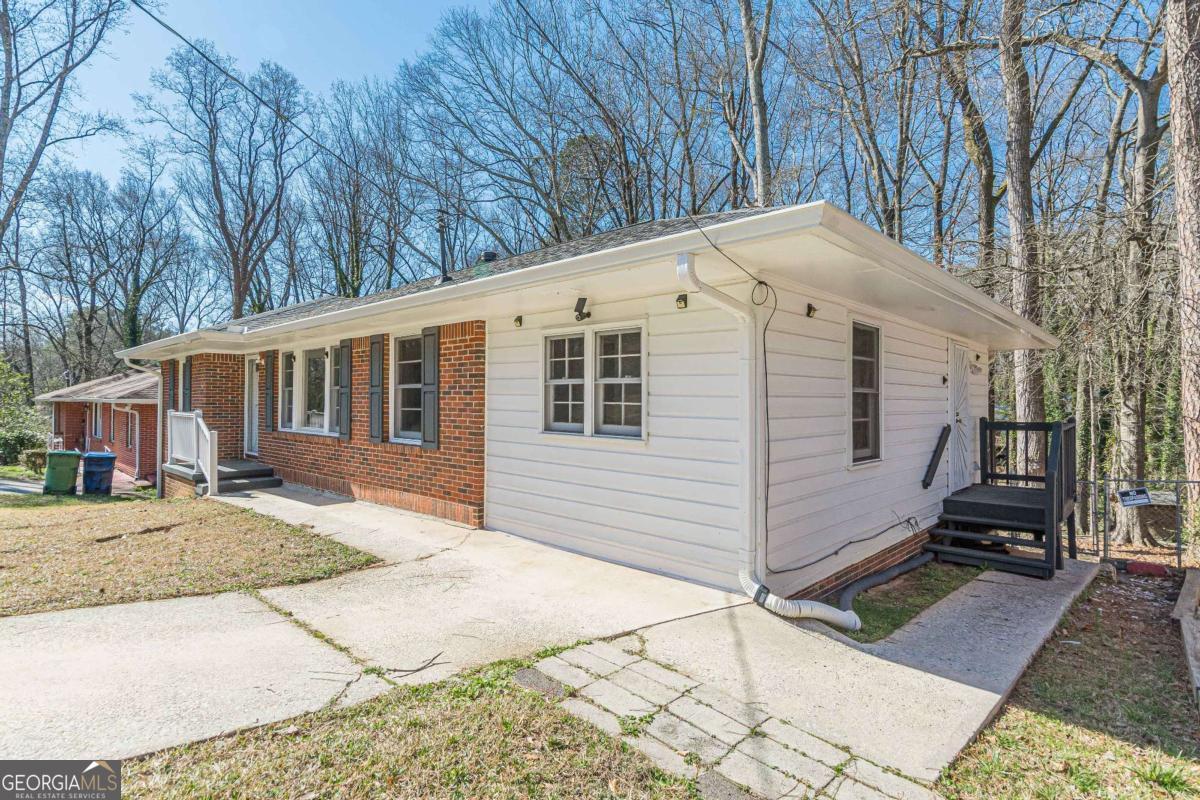 2773 Fairlane Drive Se Property Photo 8