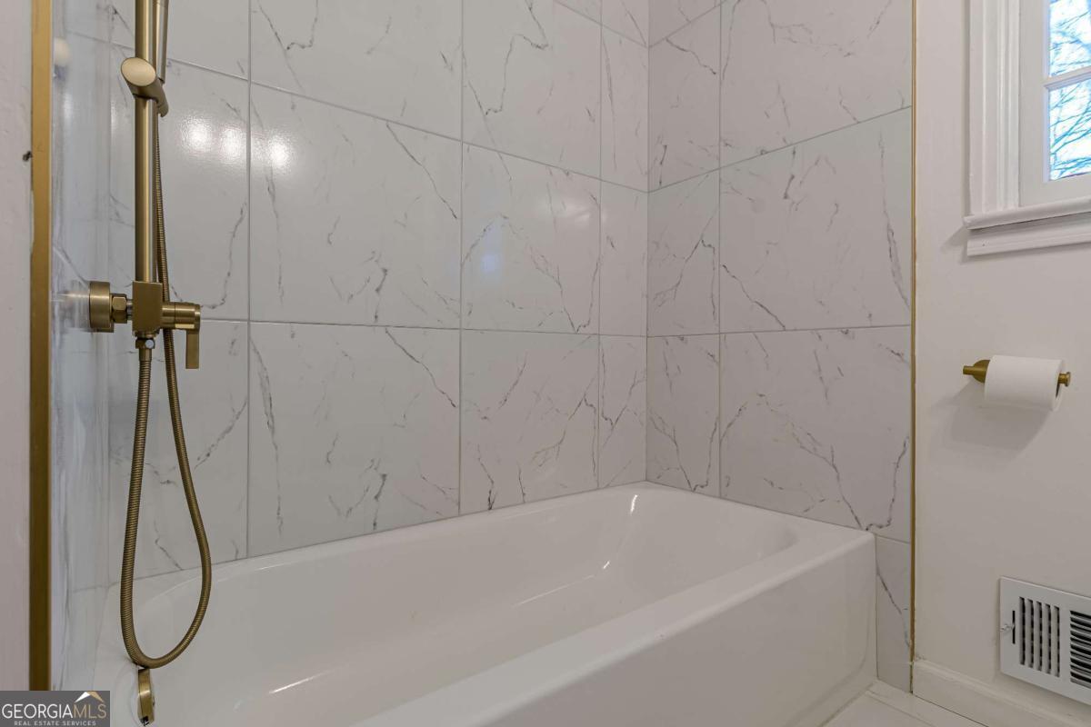 2773 Fairlane Drive Se Property Photo 27