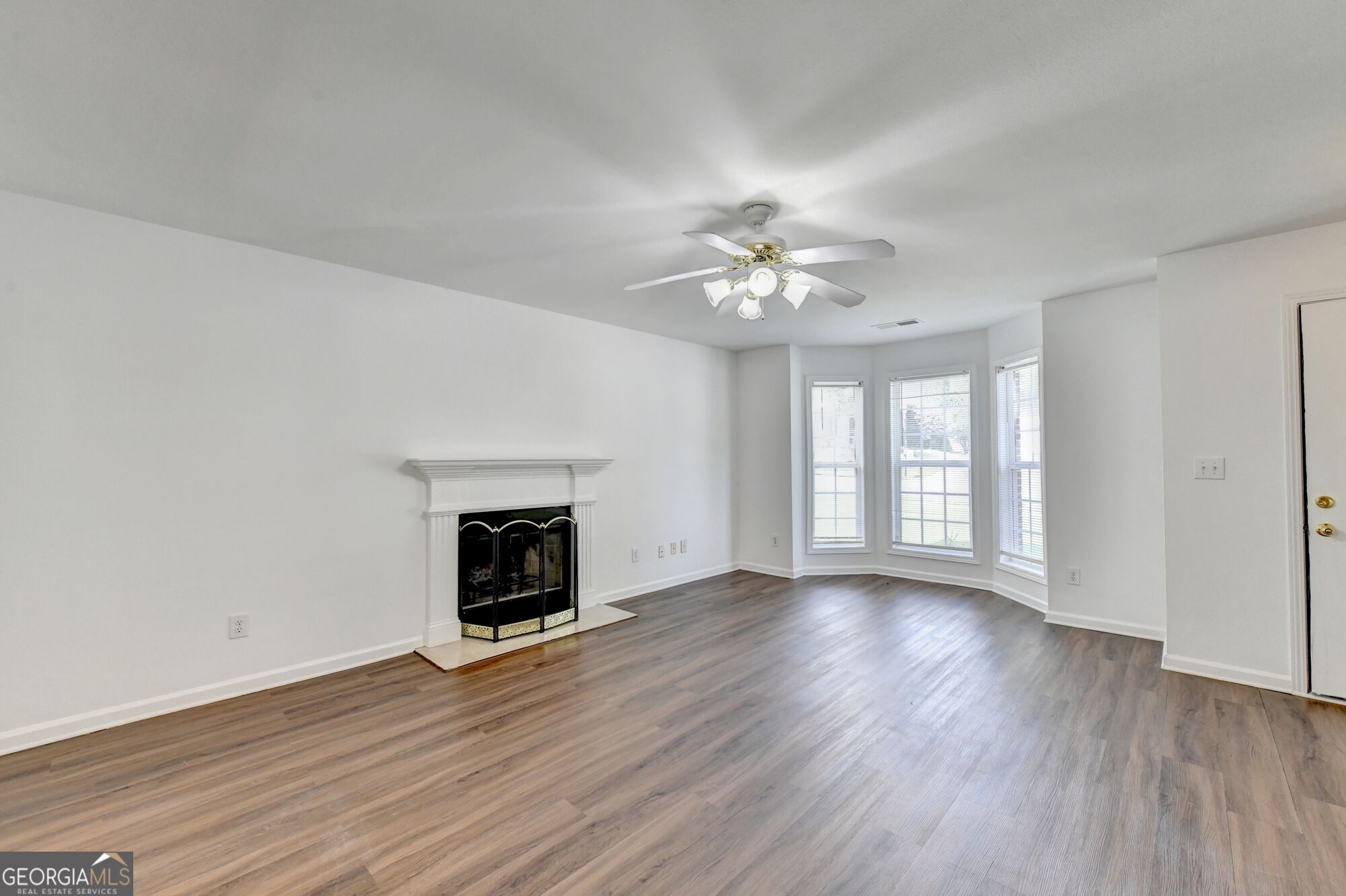 6383 Grand Hickory Drive Property Photo 7