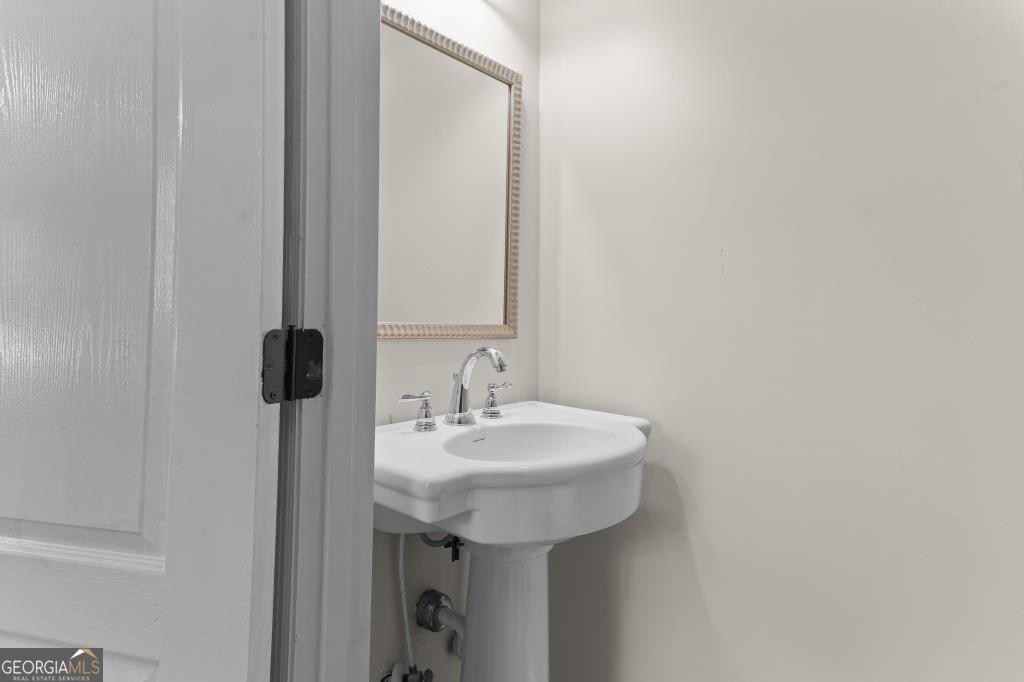2384 Hodgeville Road Property Photo 34