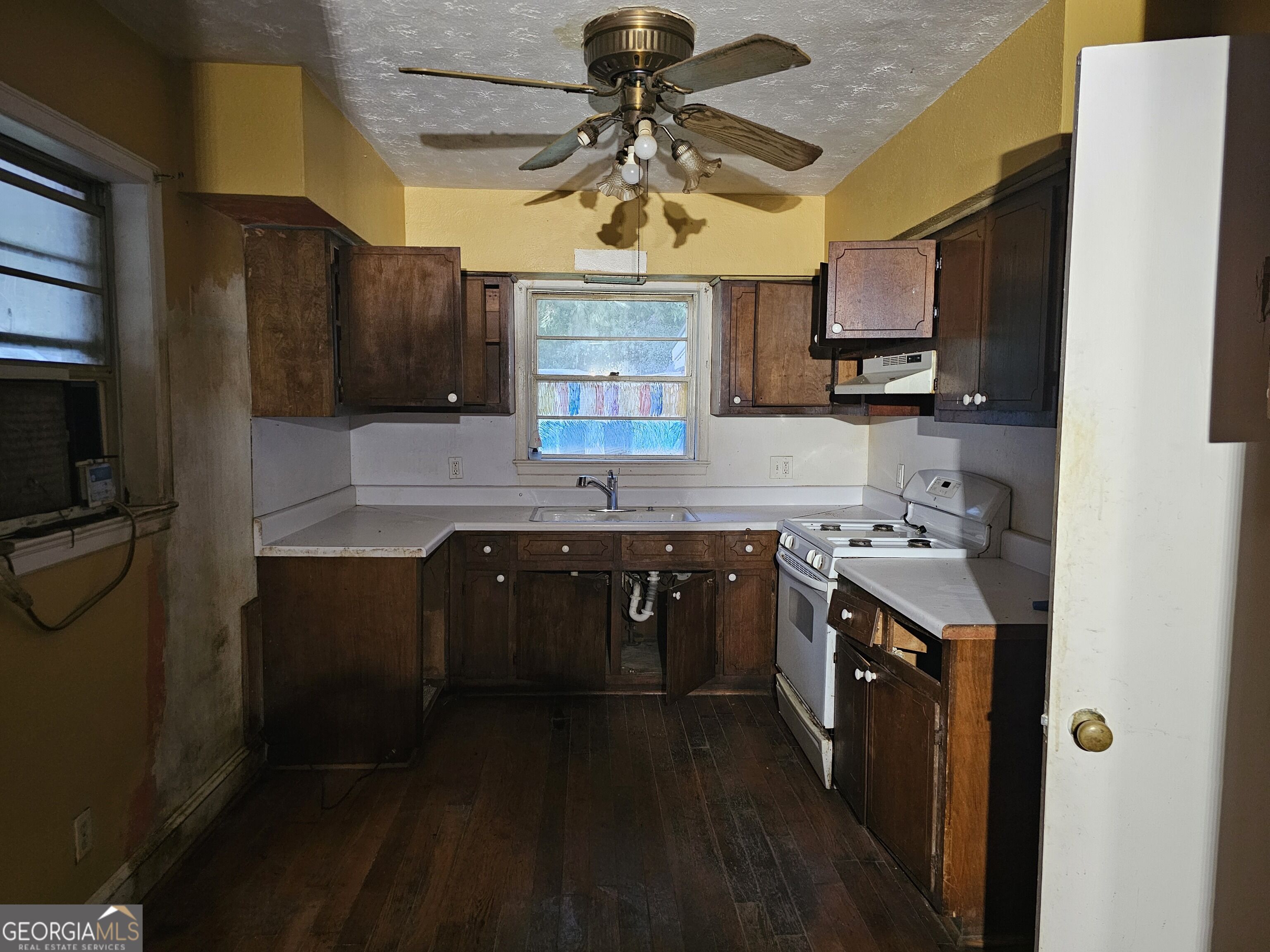 406 Cherry Street Property Photo 4