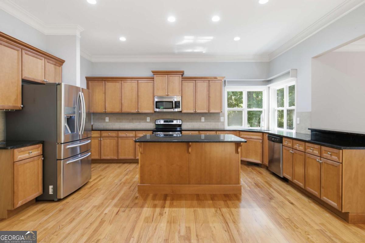 128 Fern Park Drive Property Photo 3