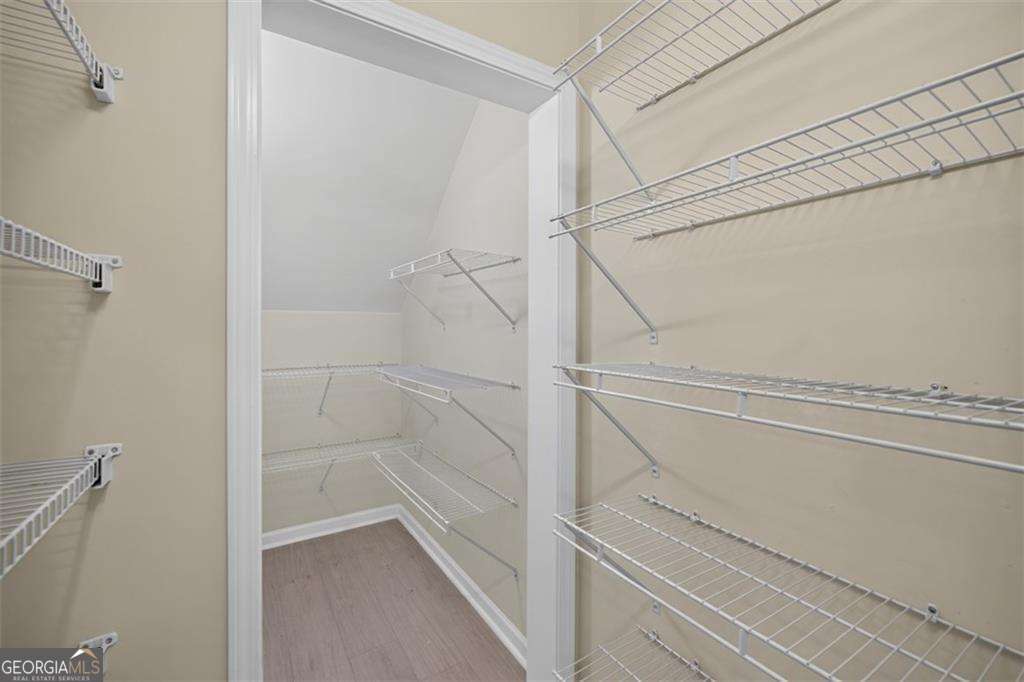 2294 Meadow's End Property Photo 12
