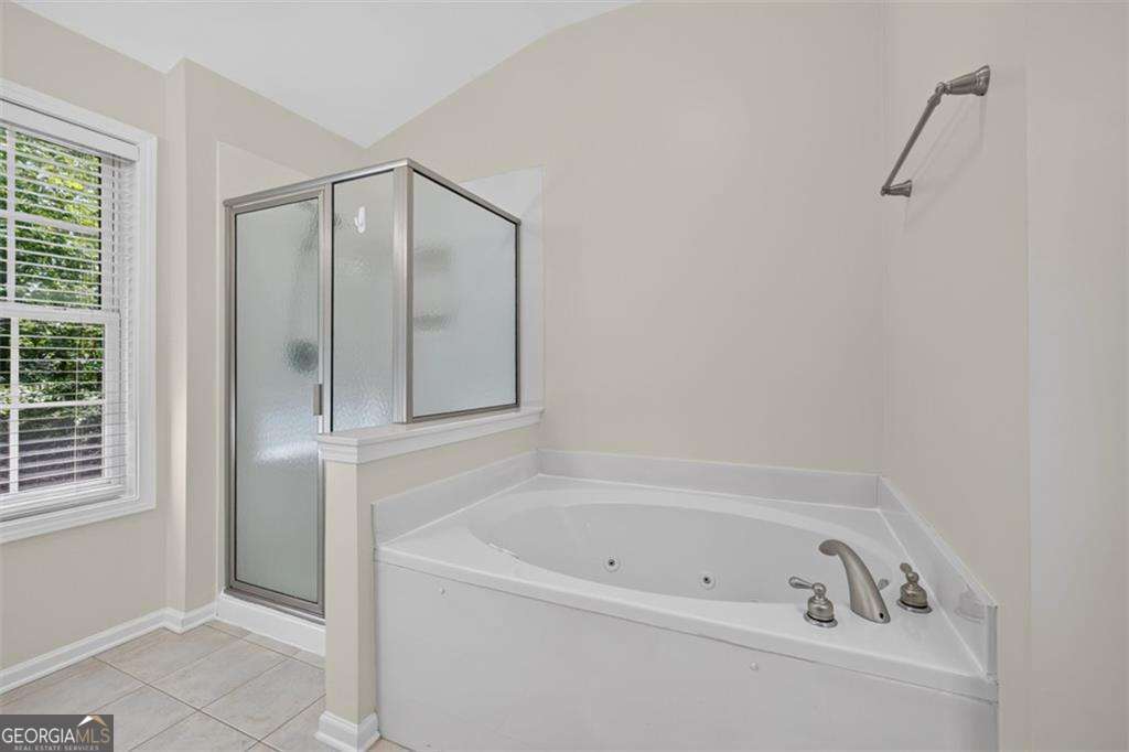 2294 Meadow's End Property Photo 19