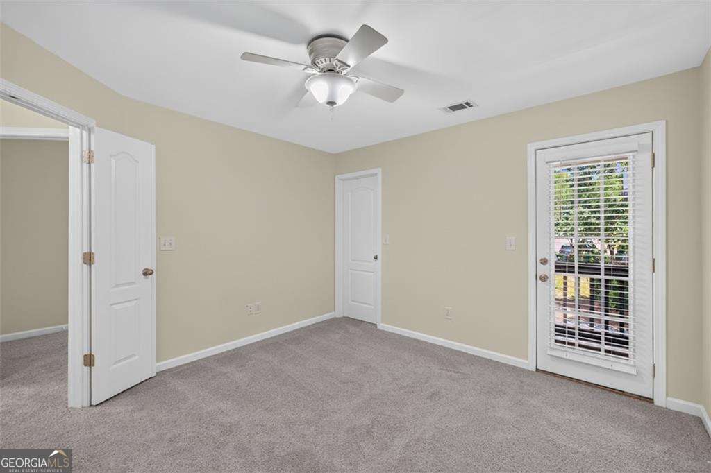 2294 Meadow's End Property Photo 24