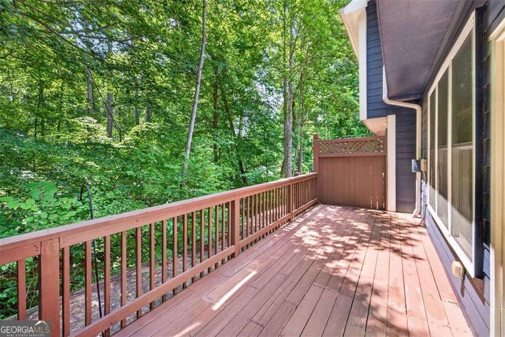 2294 Meadow's End Property Photo 29