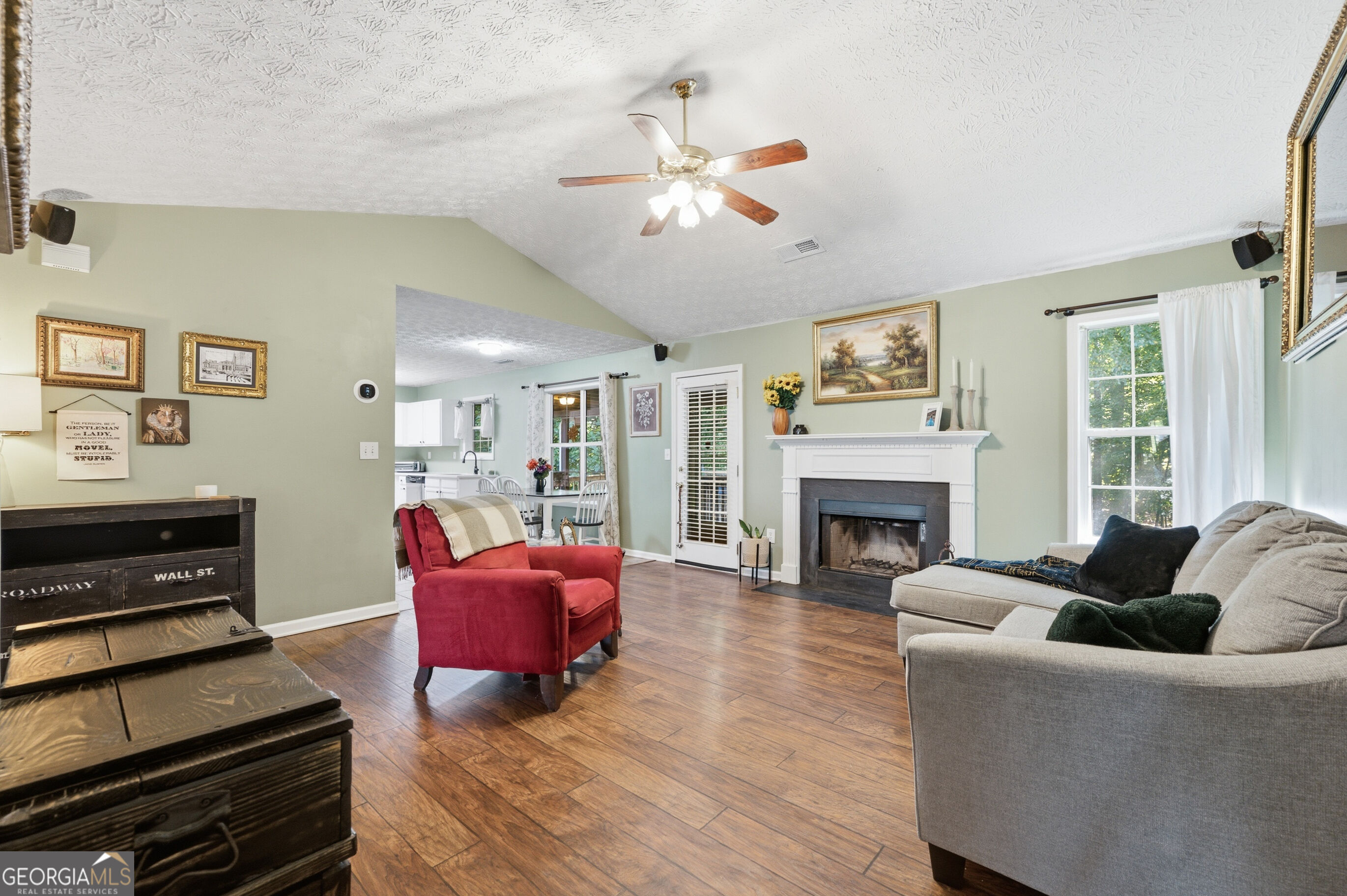 1059 Athena Court Property Photo 4
