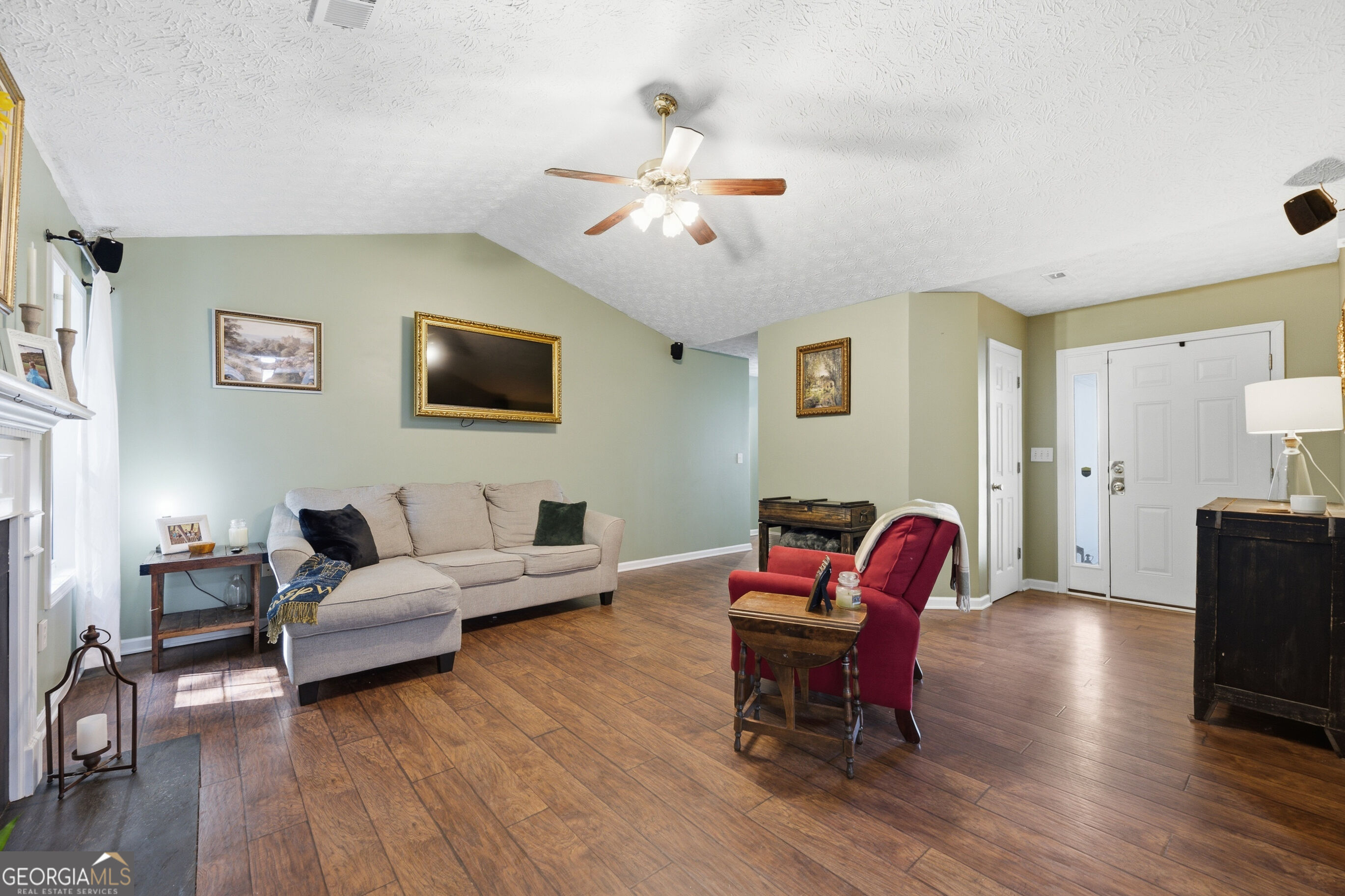 1059 Athena Court Property Photo 6