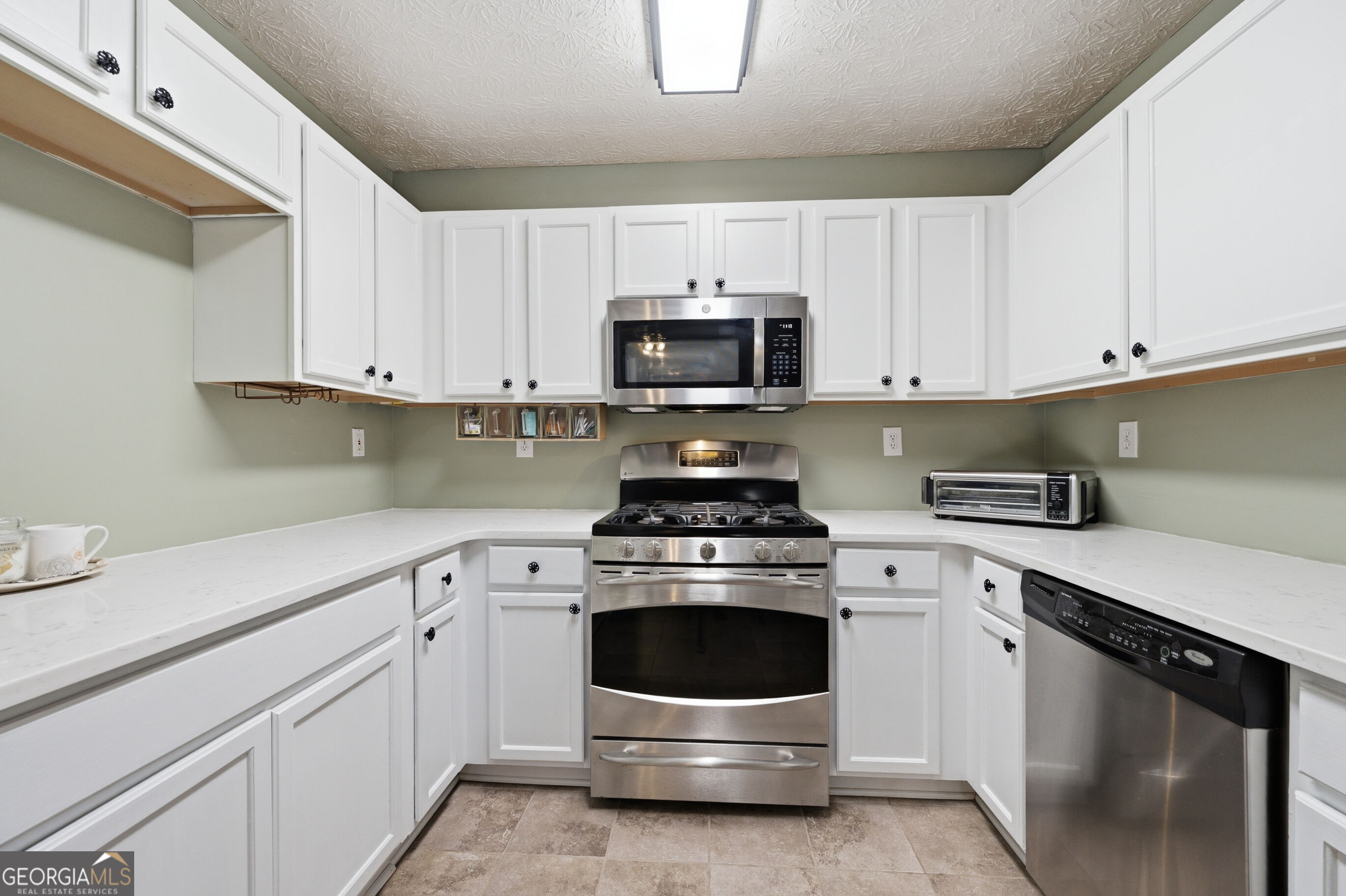 1059 Athena Court Property Photo 11