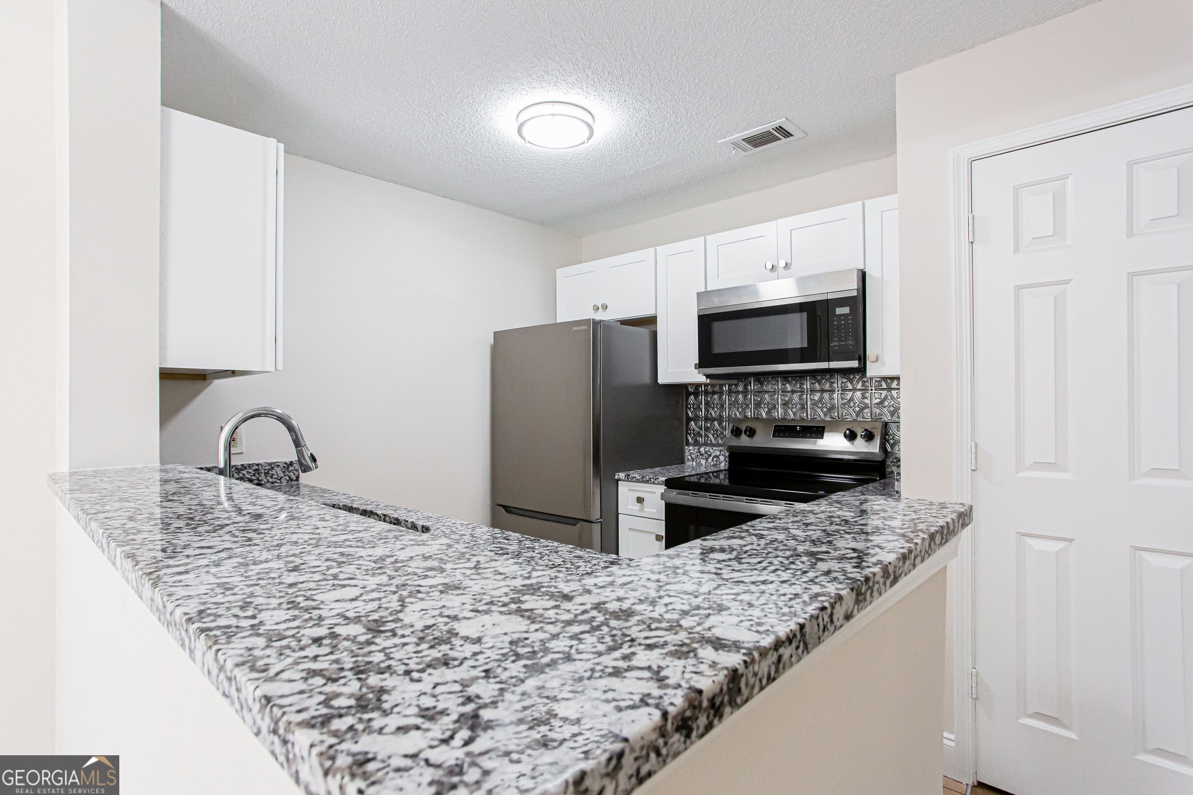 1075 Peachtree Walk Ne # A312 Property Photo 2