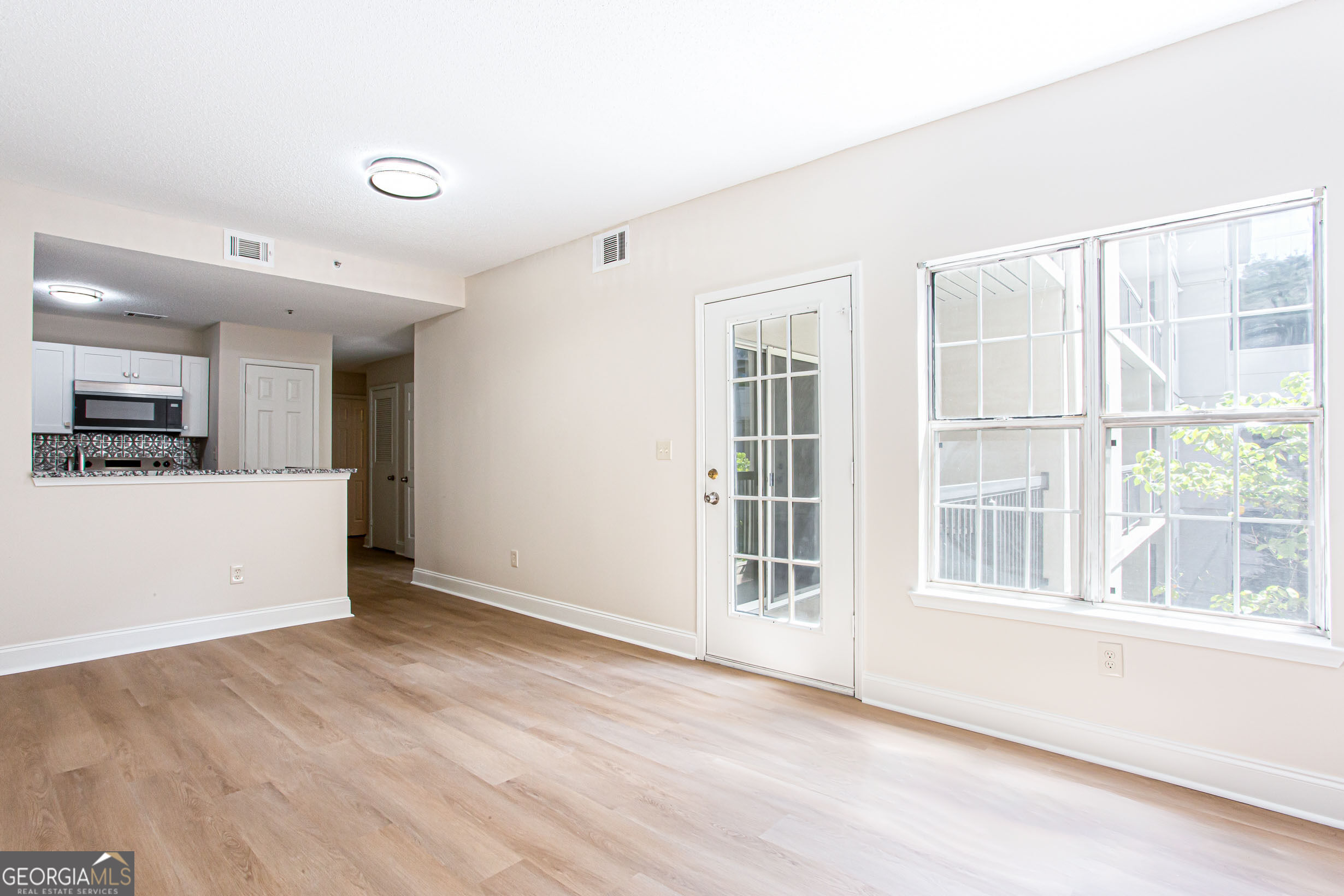 1075 Peachtree Walk Ne # A312 Property Photo 3