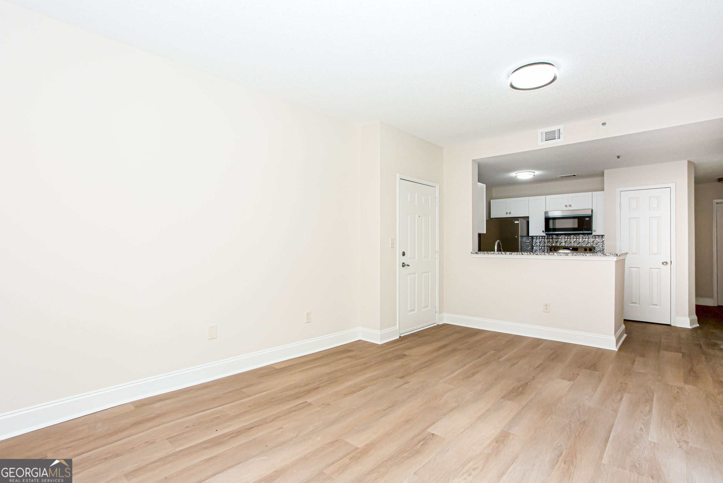 1075 Peachtree Walk Ne # A312 Property Photo 5
