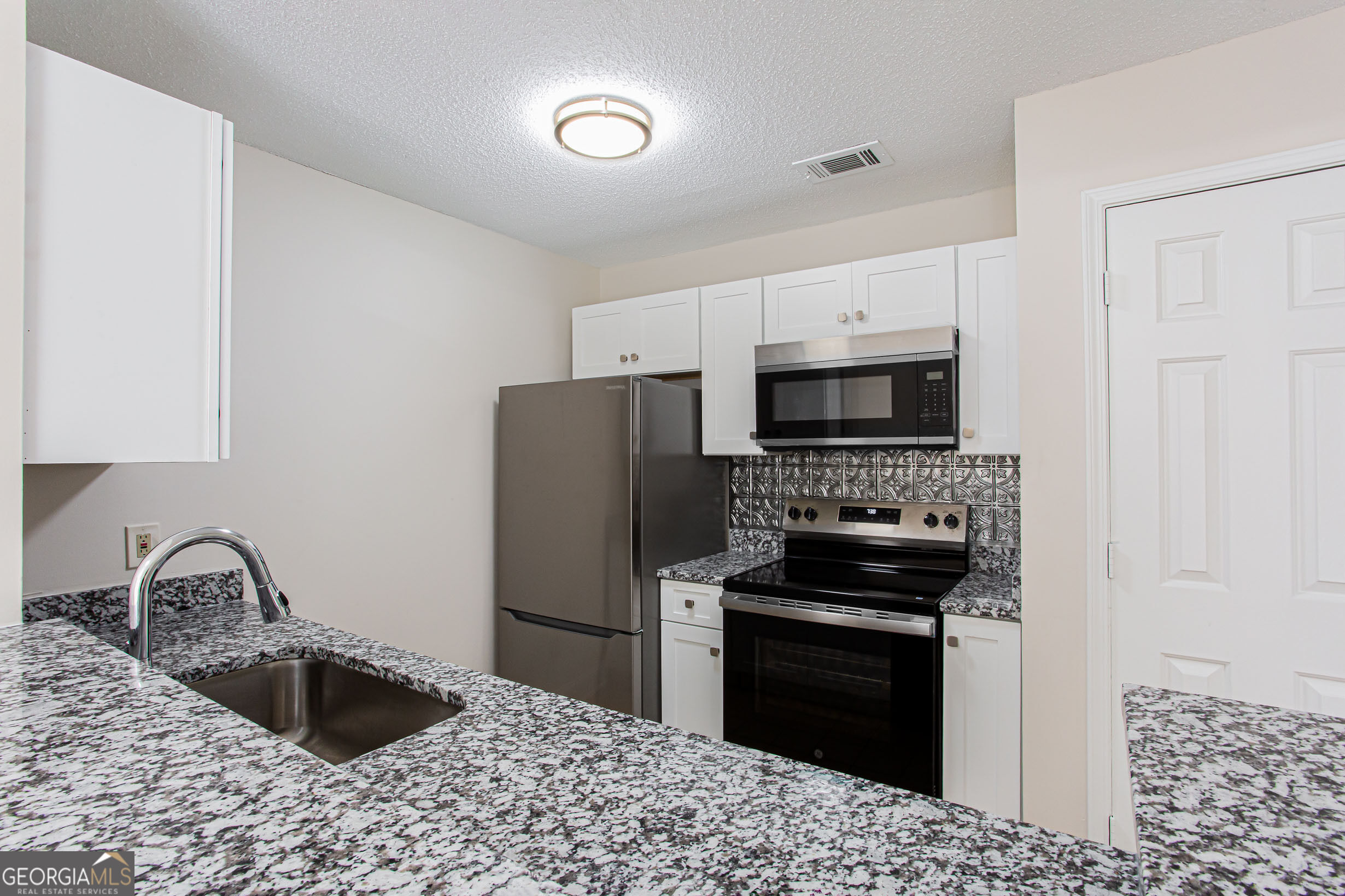 1075 Peachtree Walk Ne # A312 Property Photo 6