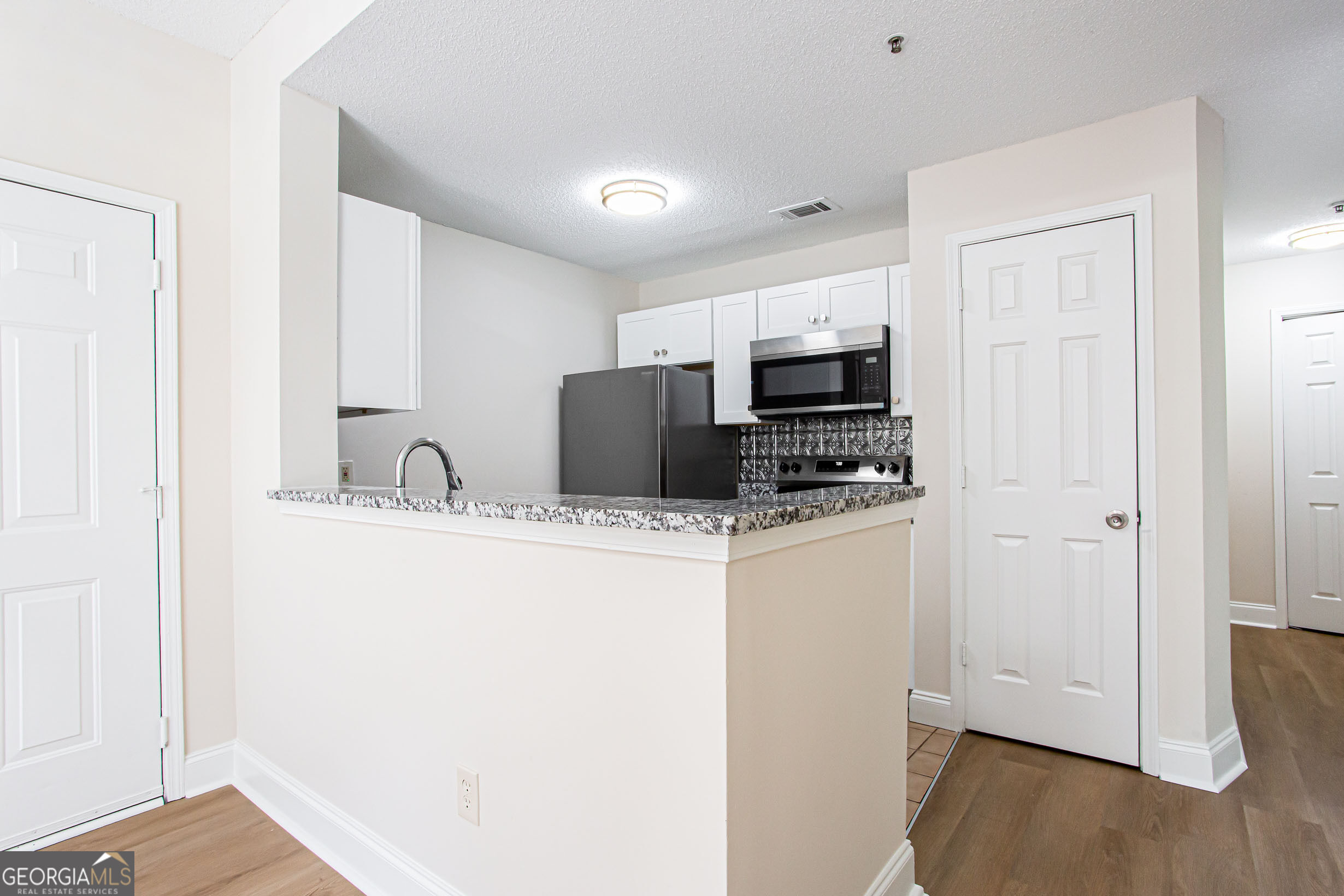 1075 Peachtree Walk Ne # A312 Property Photo 9