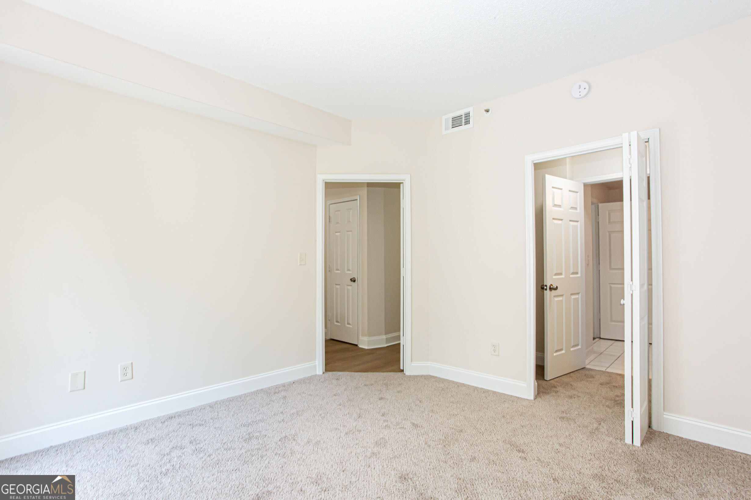 1075 Peachtree Walk Ne # A312 Property Photo 16