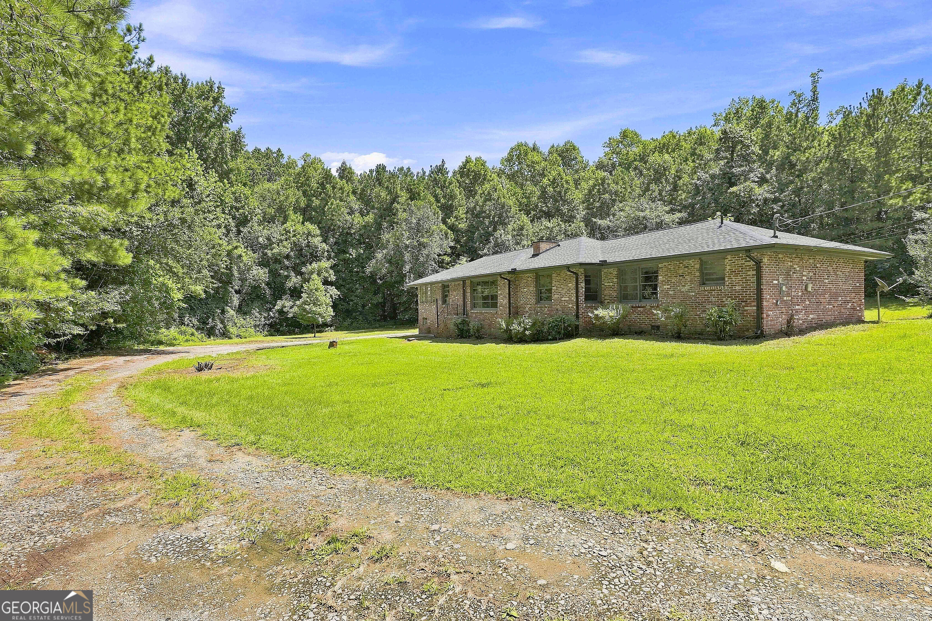 490 Mehaffey Drive Property Photo 4