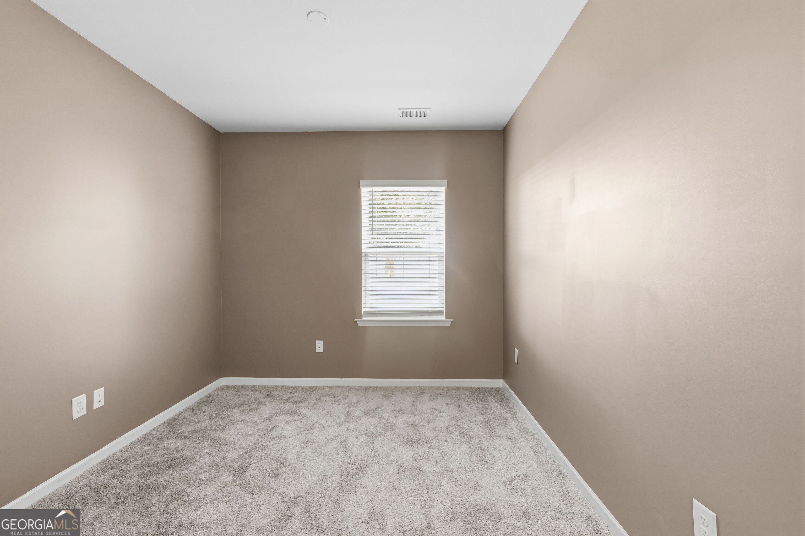 800 Royal Red Court Property Photo 7