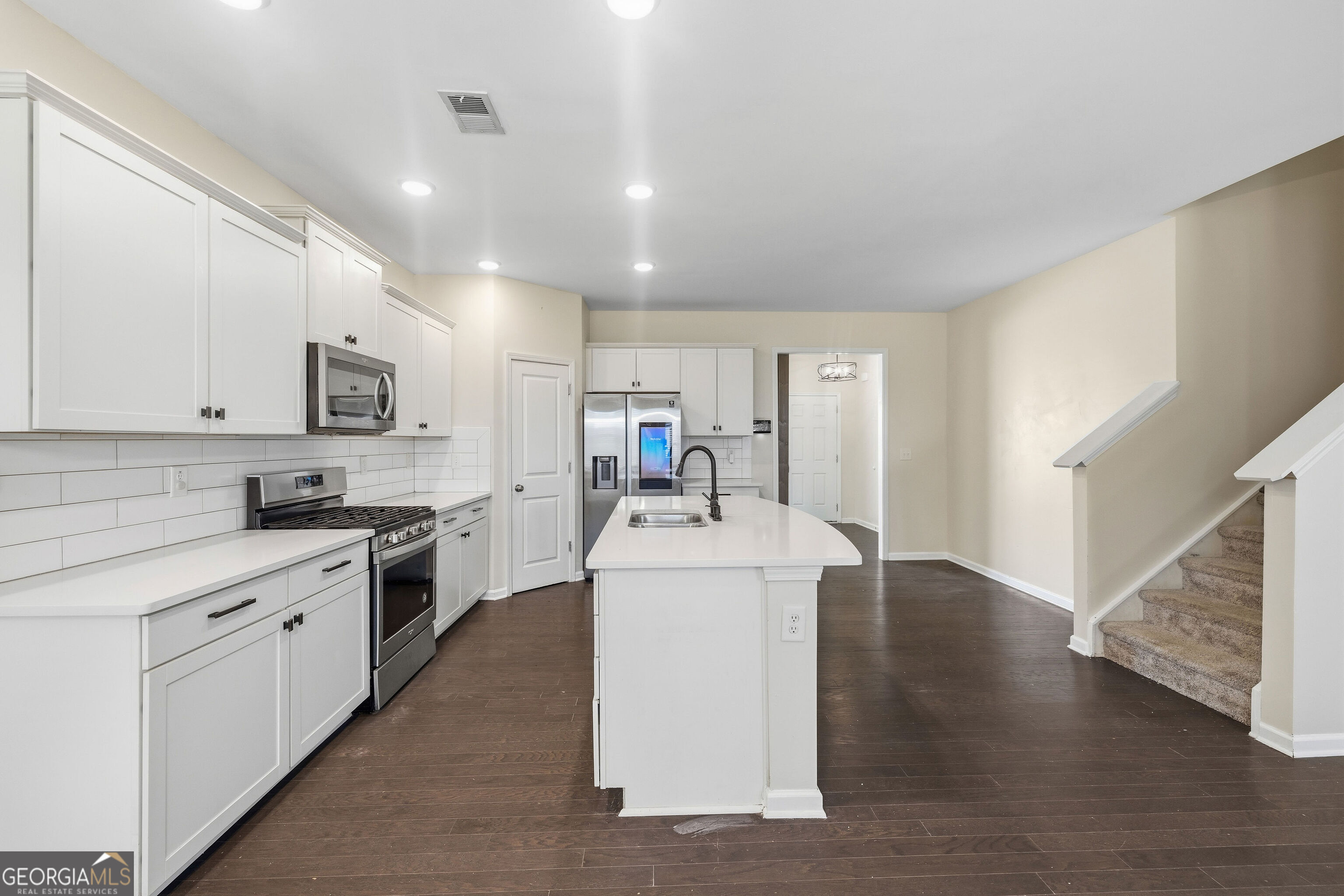 800 Royal Red Court Property Photo 9