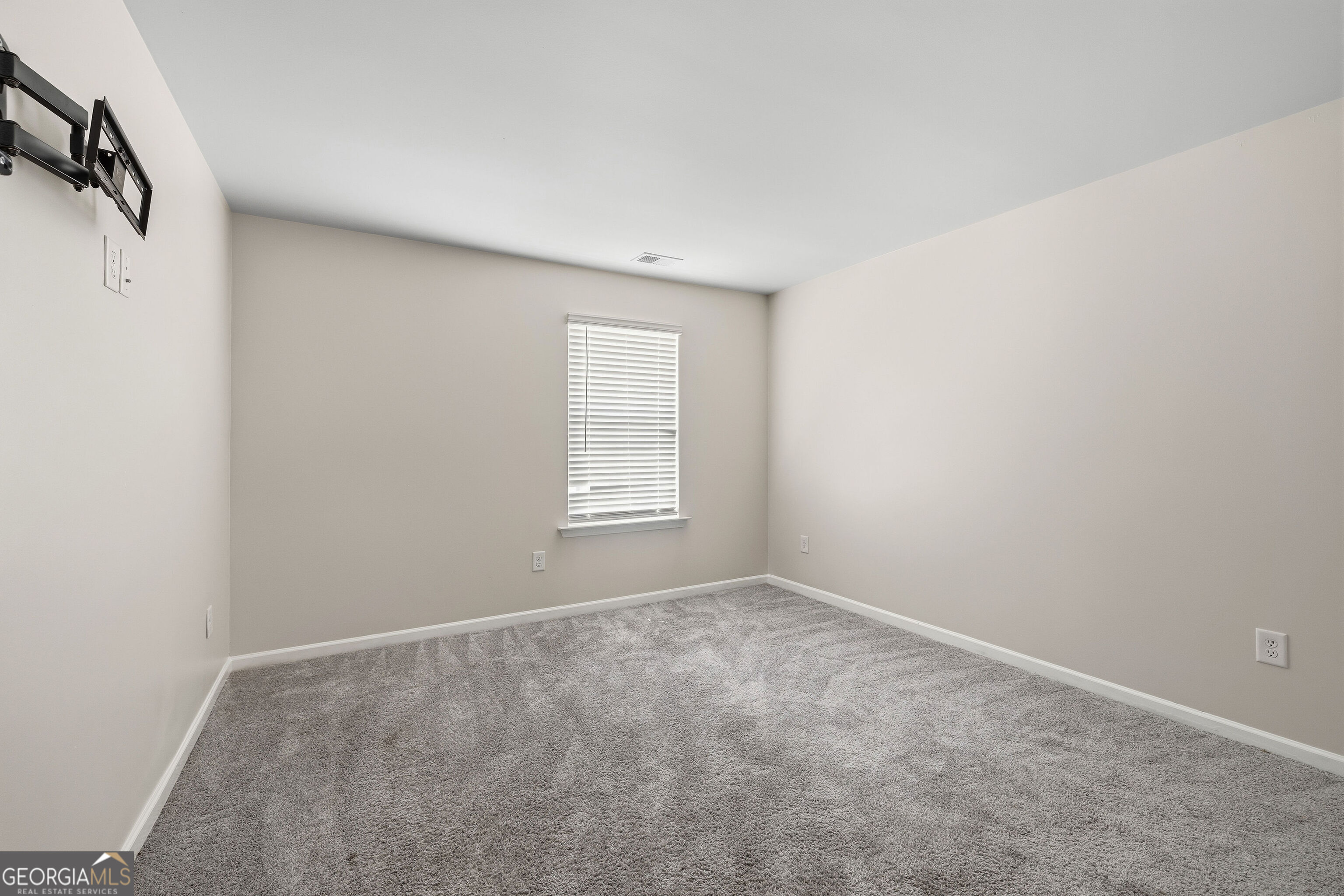 800 Royal Red Court Property Photo 16