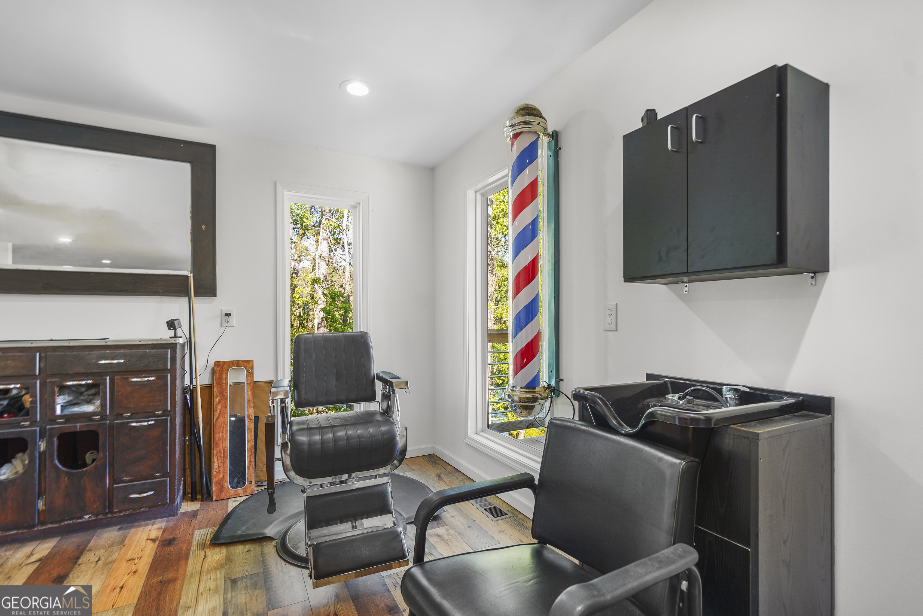 10 Park Road Property Photo 38