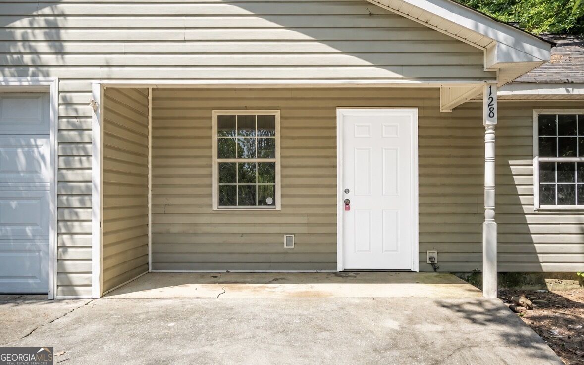 128 Norcross Way Sw Property Photo 3
