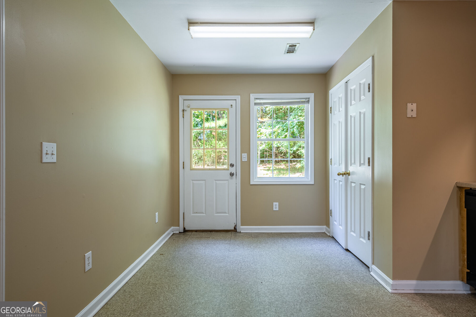 128 Norcross Way Sw Property Photo 10
