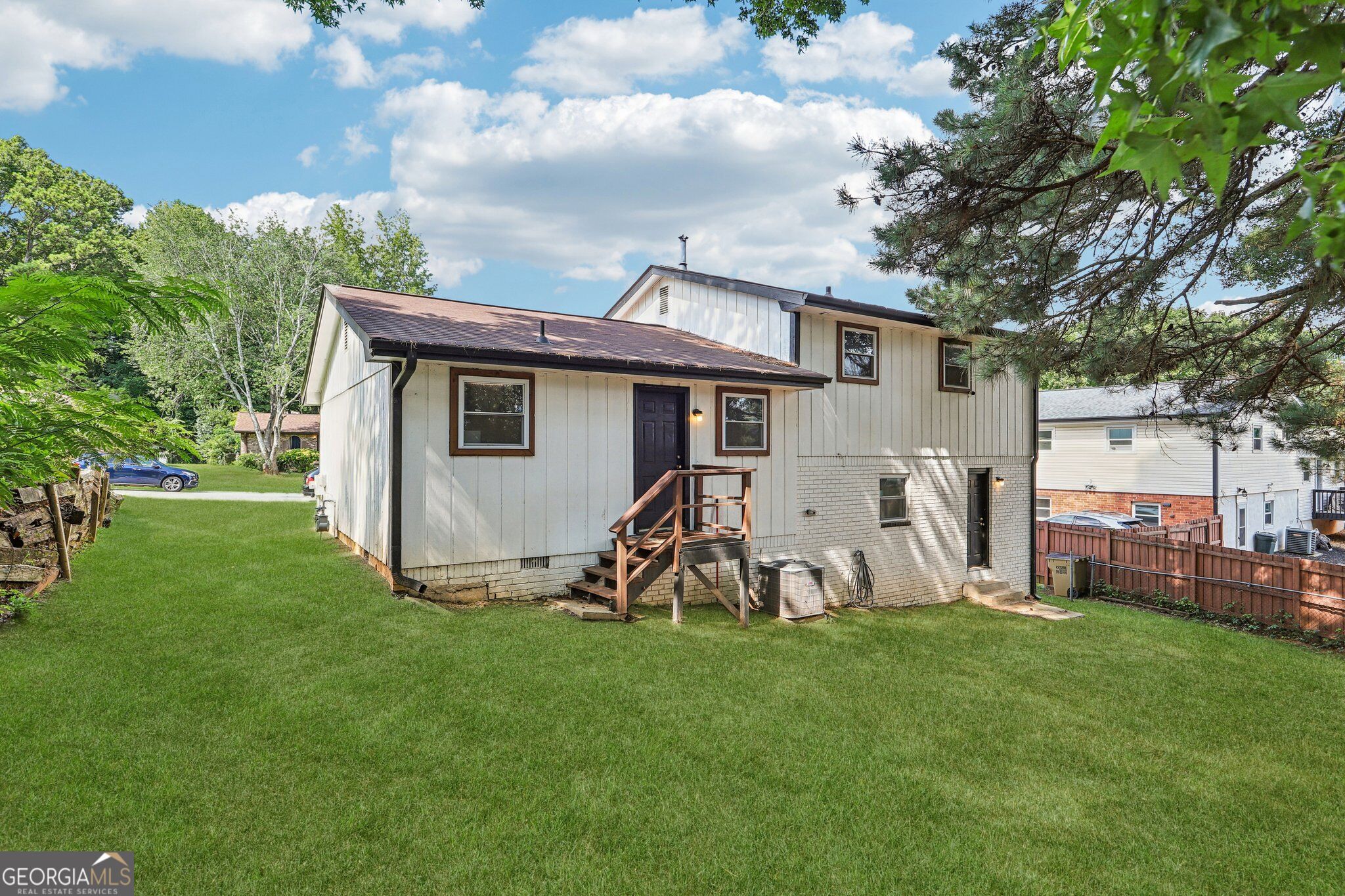 2908 Drexel Lane Property Photo 4