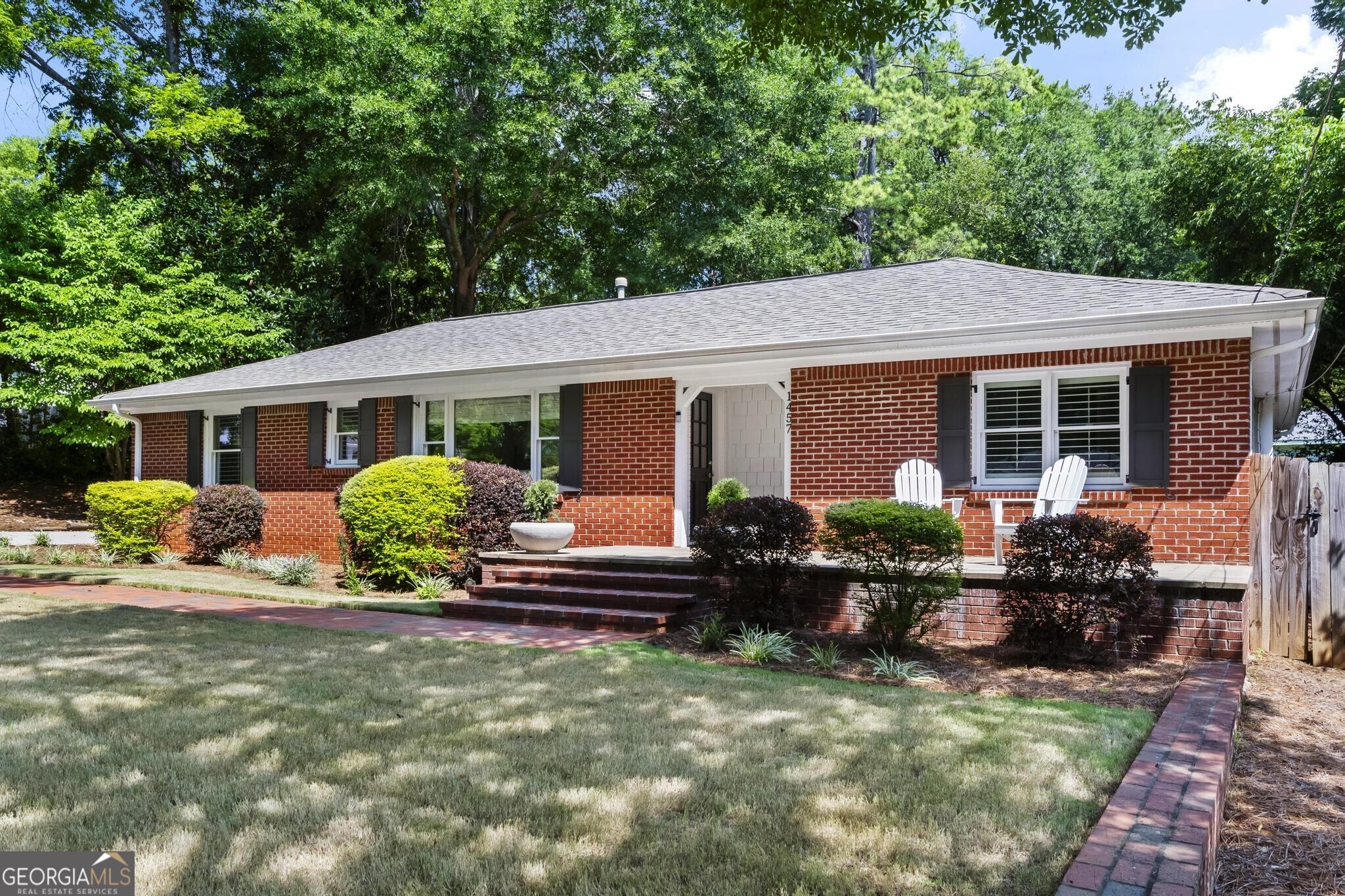 1457 Spruce Drive Se Property Photo 2