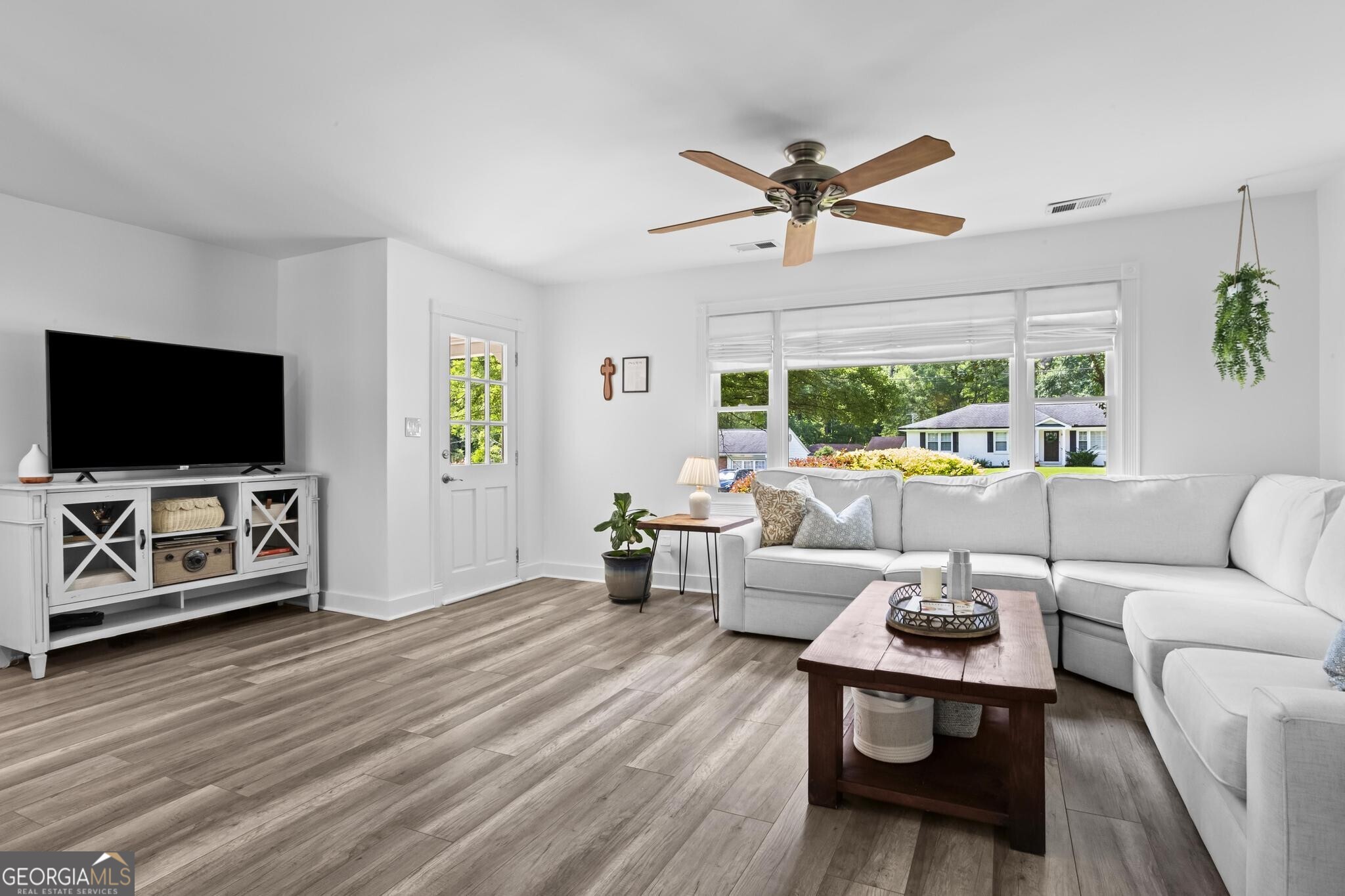 1457 Spruce Drive Se Property Photo 8
