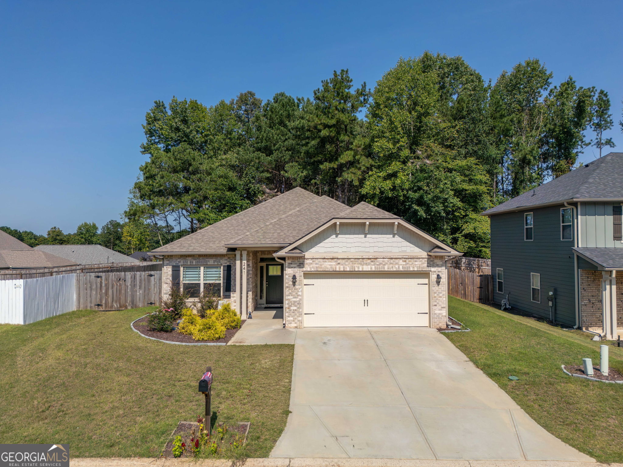 241 Magnolia Villas Drive Property Photo 1