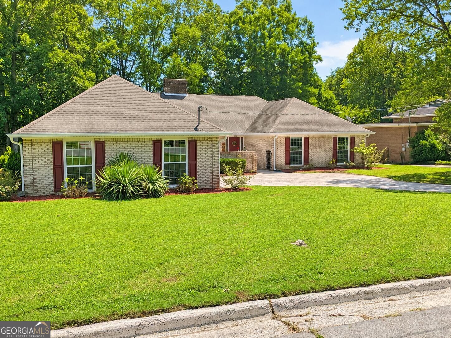19 E Creekview Drive SW Property Photo 1