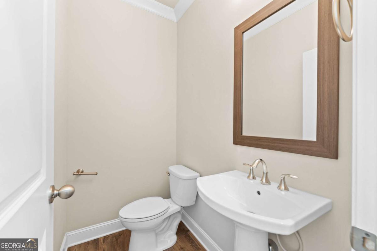 2028 Glenview Park Circle Property Photo 12