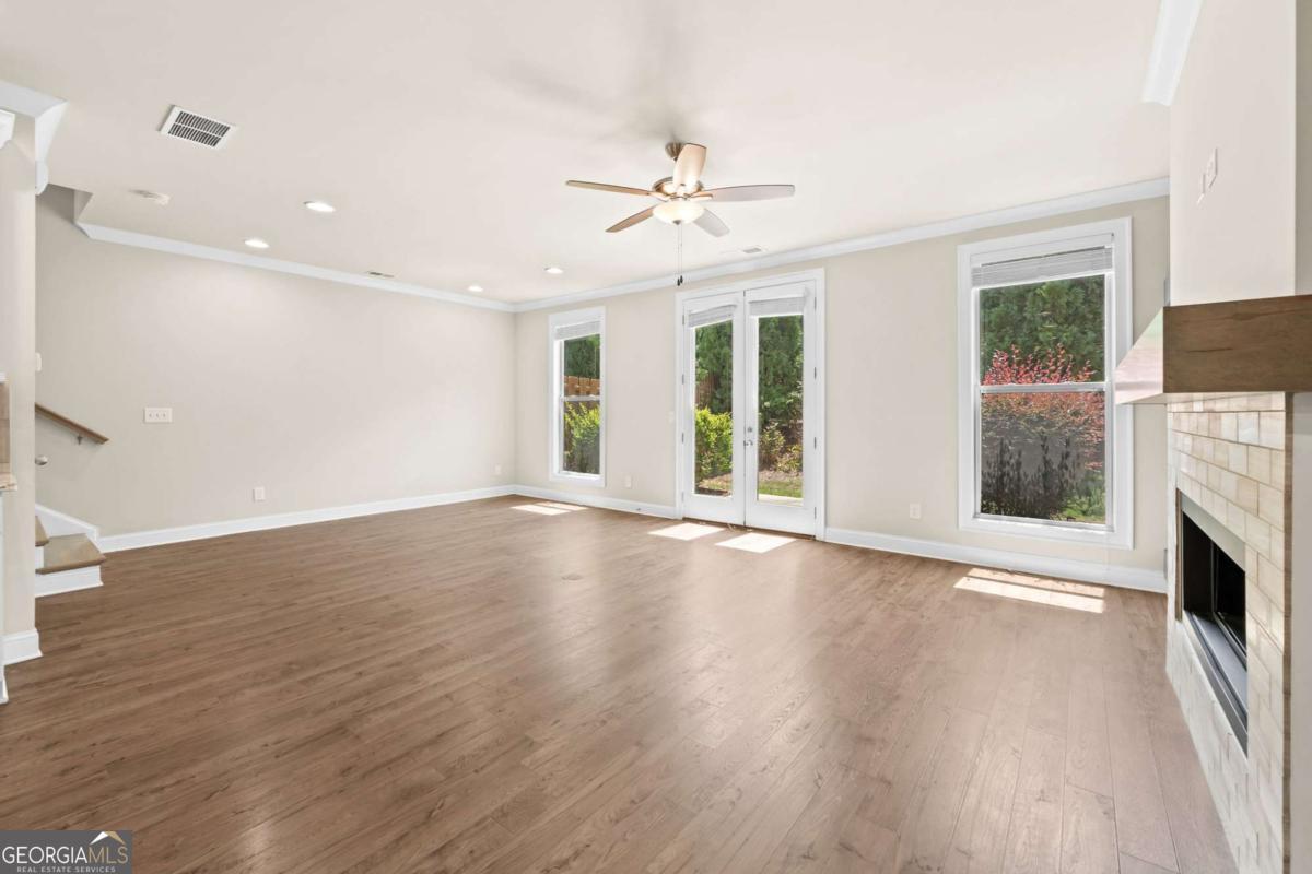2028 Glenview Park Circle Property Photo 13