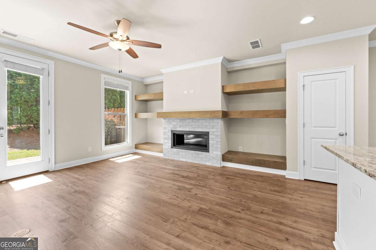 2028 Glenview Park Circle Property Photo 14