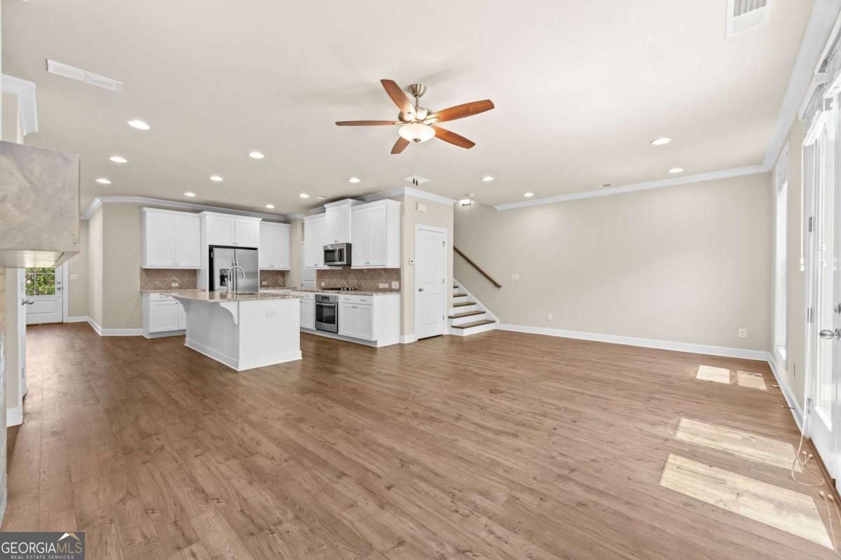 2028 Glenview Park Circle Property Photo 17