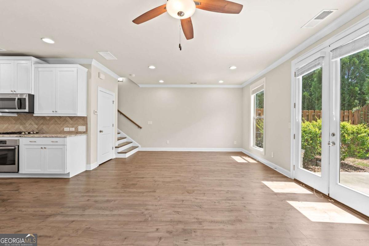 2028 Glenview Park Circle Property Photo 19