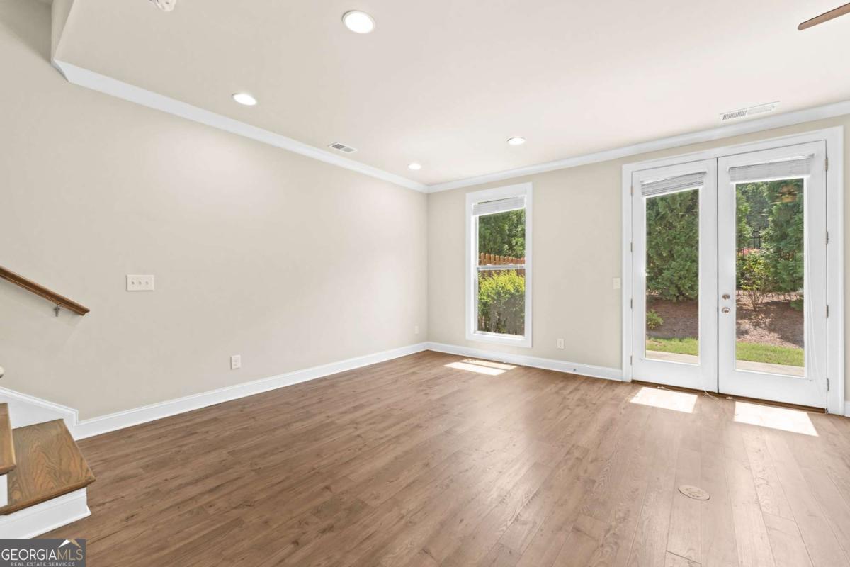 2028 Glenview Park Circle Property Photo 20