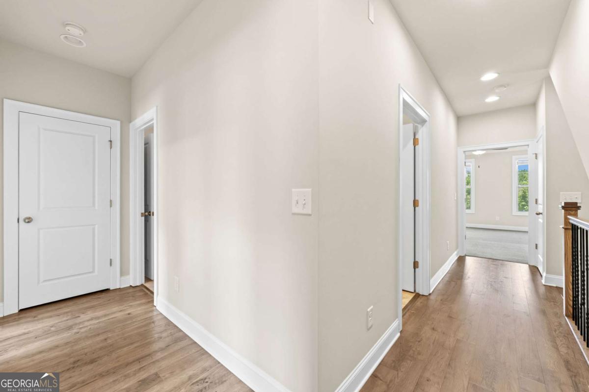 2028 Glenview Park Circle Property Photo 25