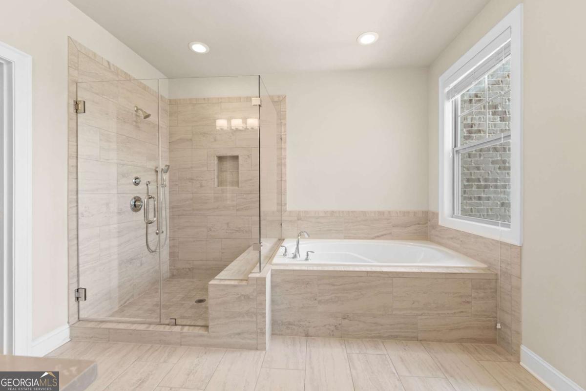 2028 Glenview Park Circle Property Photo 30