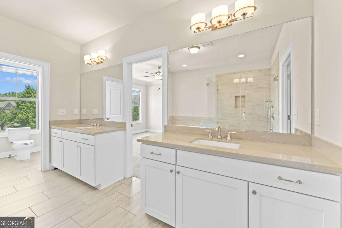 2028 Glenview Park Circle Property Photo 33
