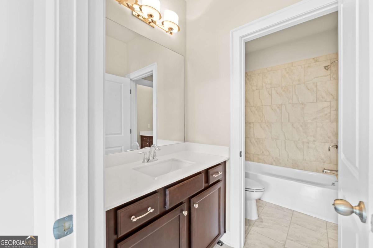 2028 Glenview Park Circle Property Photo 44