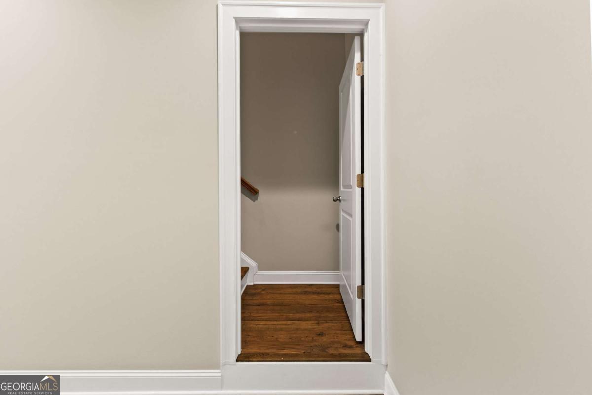 2028 Glenview Park Circle Property Photo 47