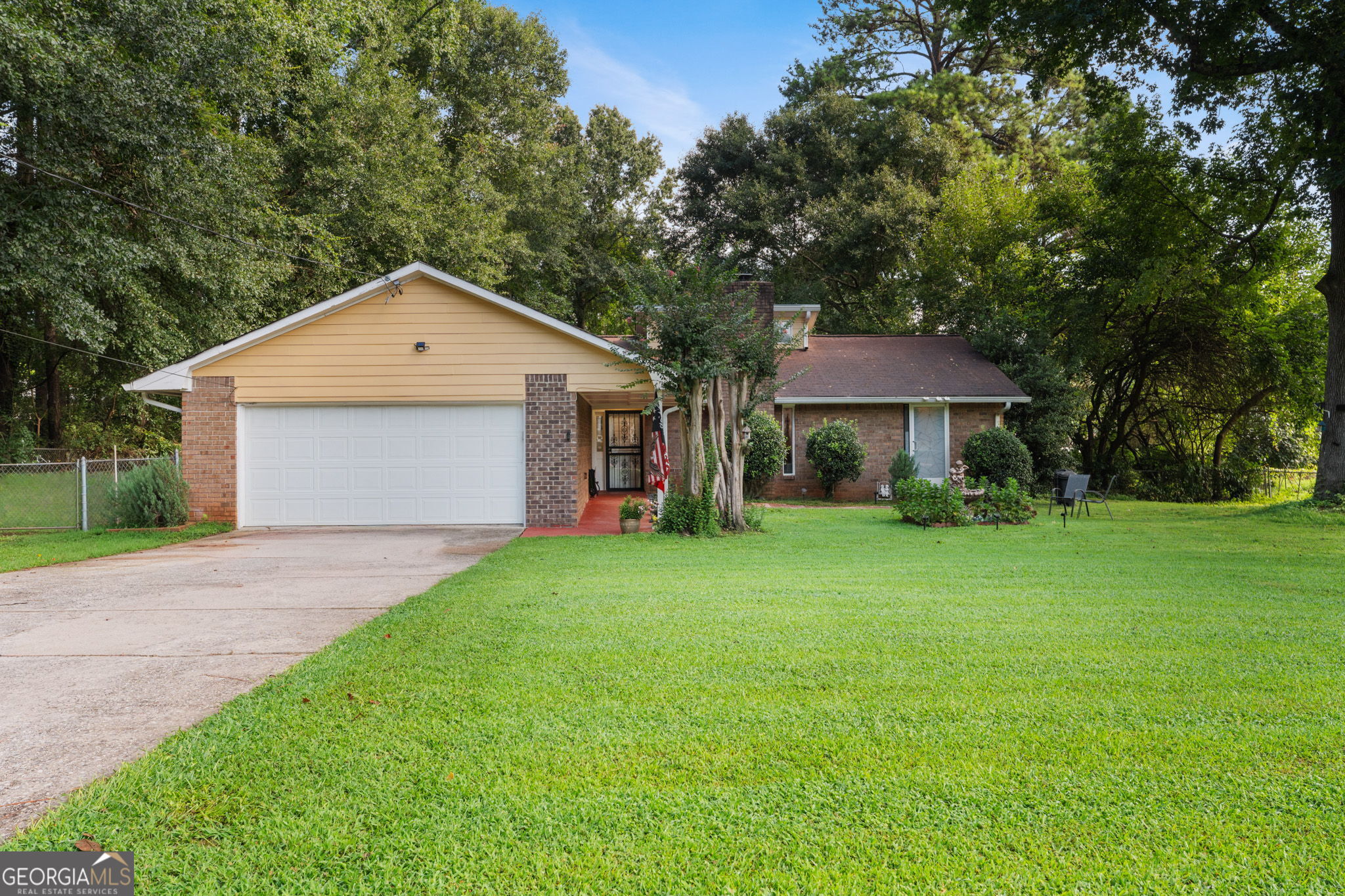 2174 Martin Way Property Photo 1