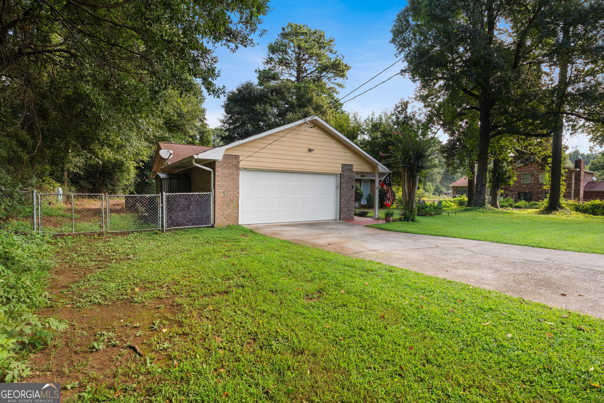 2174 Martin Way Property Photo 2