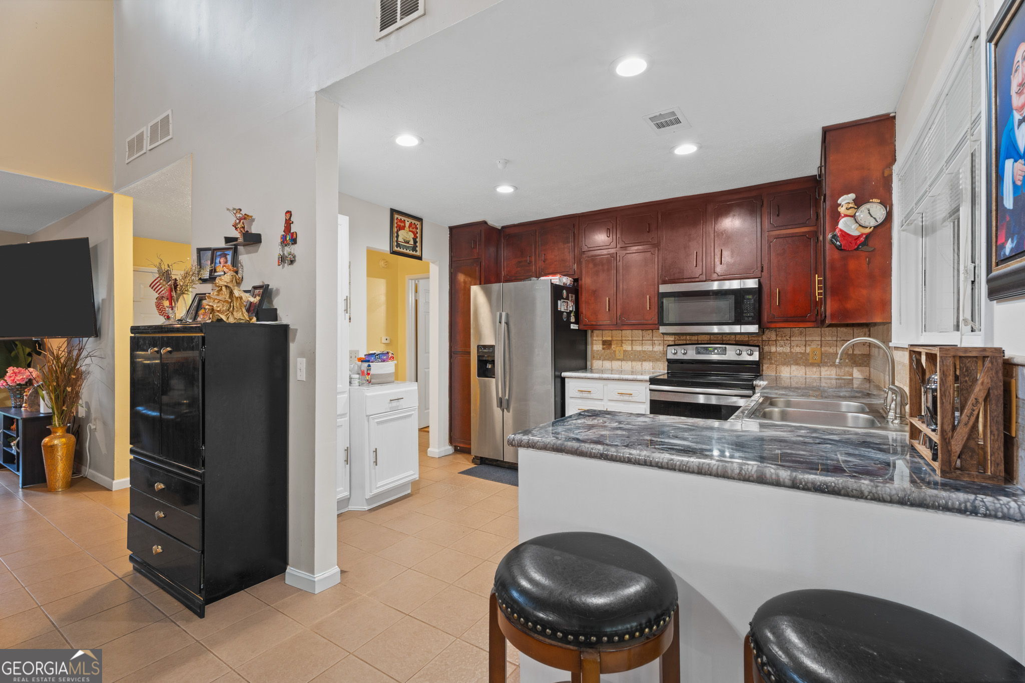 2174 Martin Way Property Photo 17